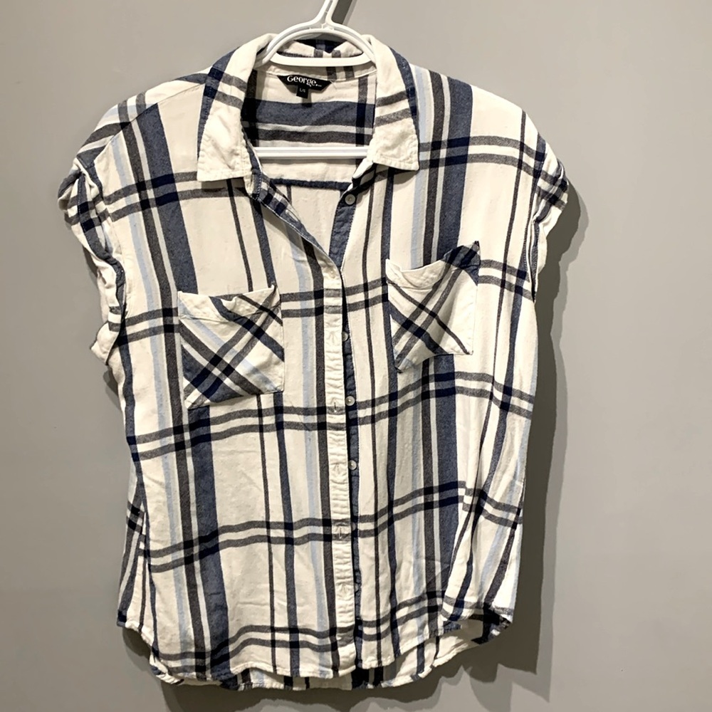 George Plaid Sleeveless Flannel 10$ or 2 for 15$!